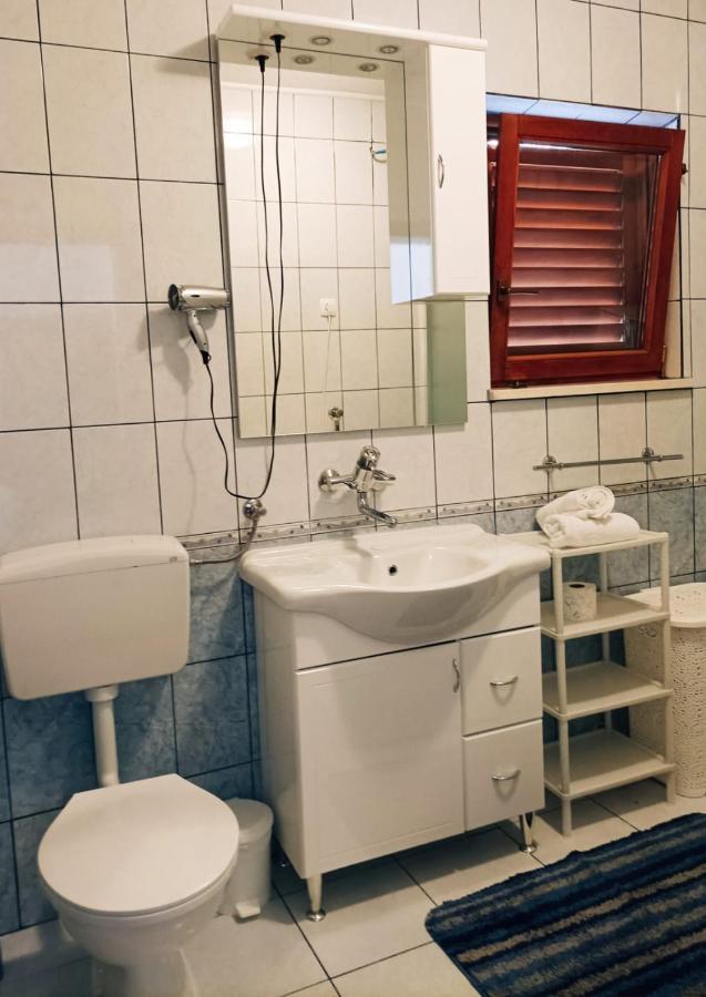 Apartment Josip ポドストラナ エクステリア 写真