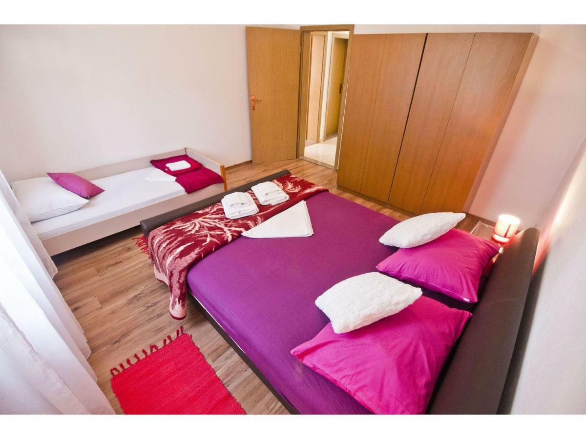 Apartment Josip ポドストラナ エクステリア 写真