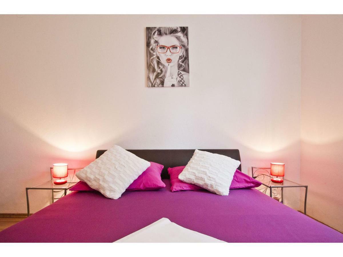 Apartment Josip ポドストラナ エクステリア 写真