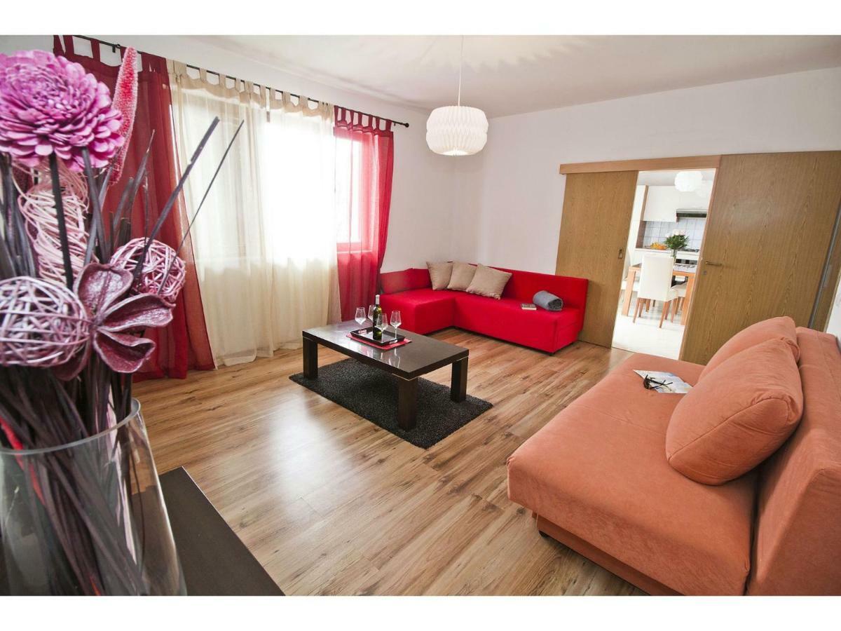 Apartment Josip ポドストラナ エクステリア 写真